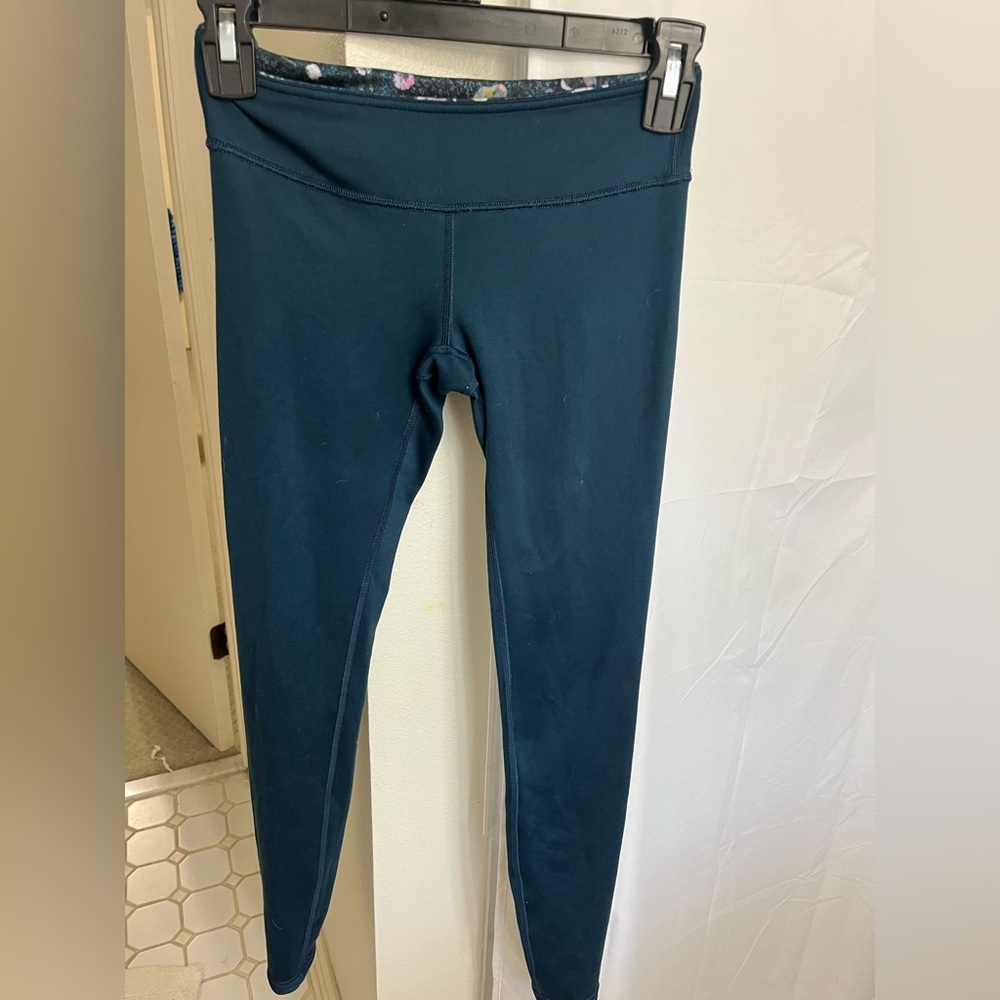 Ivviva leggings,(kids lulul), not sold anymore, size 10 in girls, reversible